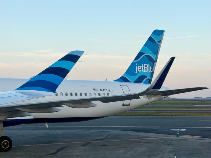 New Amex Offer: Get $60 Back After Spending $300 With JetBlue