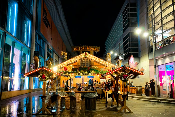 Manchester Christmas Market Manchester England UK Christmas Bri Jesh 8FJYLhuQY14 unsplash