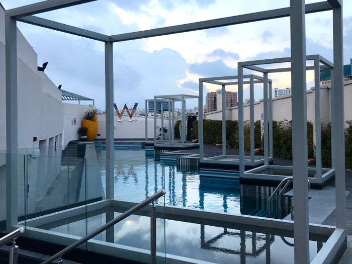 W Amman Wet Deck W Amman Wet Deck
