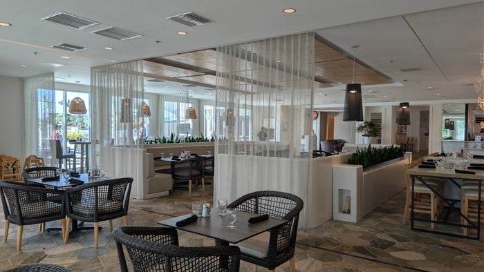 Hilton Garden Inn Cocoa Beach Oceanfront food and beverages Starlite dining room