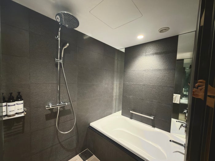 Hyatt Regency Yokohama bathroom shower