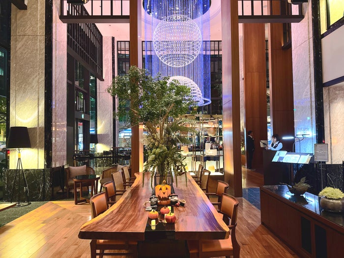Hyatt Regency Yokohama lobby bar