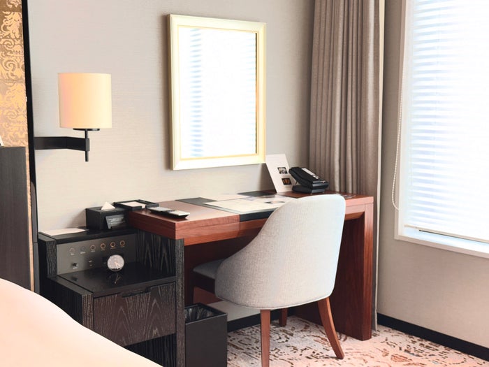 Hyatt Regency Yokohama room workstation