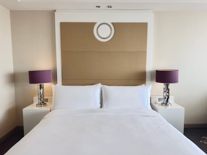 Tokyo Marriott Hotel bed front