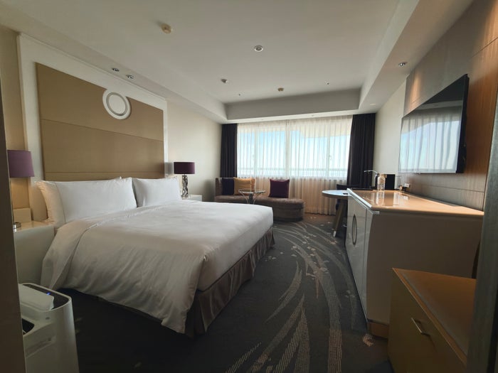 Tokyo Marriott Hotel room wide